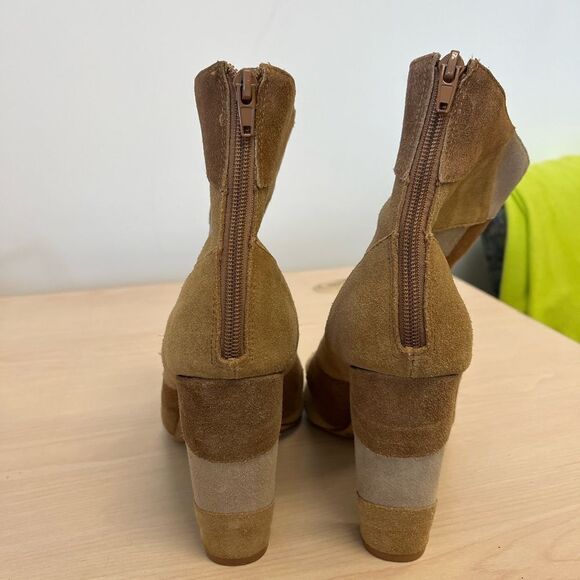 Torrid Tan Patchwork Suede Peep Toe Bootie sz 9.5W - Picture 2 of 5
